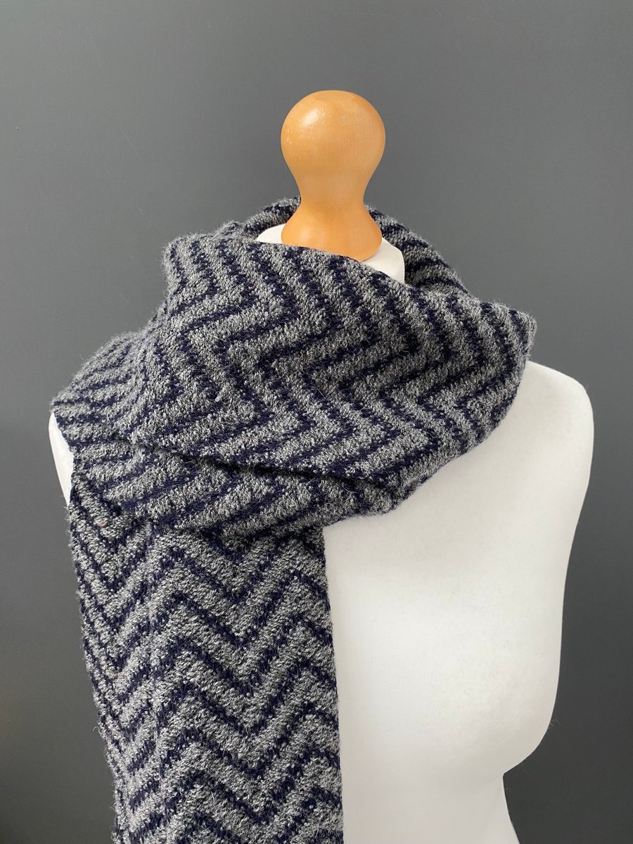 Handwoven navy and grey merino scarf