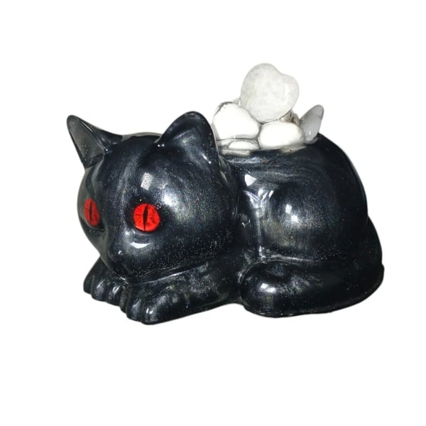Witch's Familiar Cat Sculpture — Quartz & White Howlite Blessing