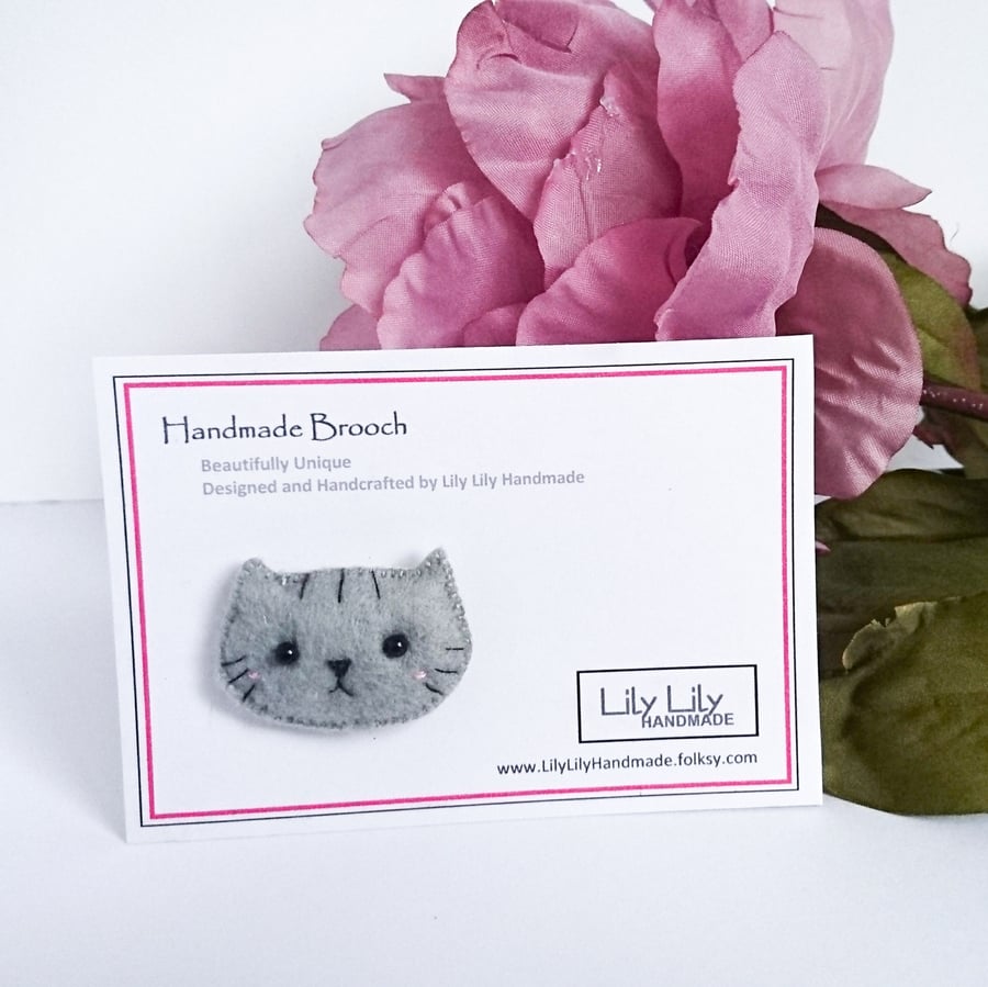 SOLD Felt Cat brooch, grey, handmade by Lily Lily Handmade