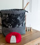Drawstring project bag made with elegant monochrome fabrics in glamorous shades  - Image 4