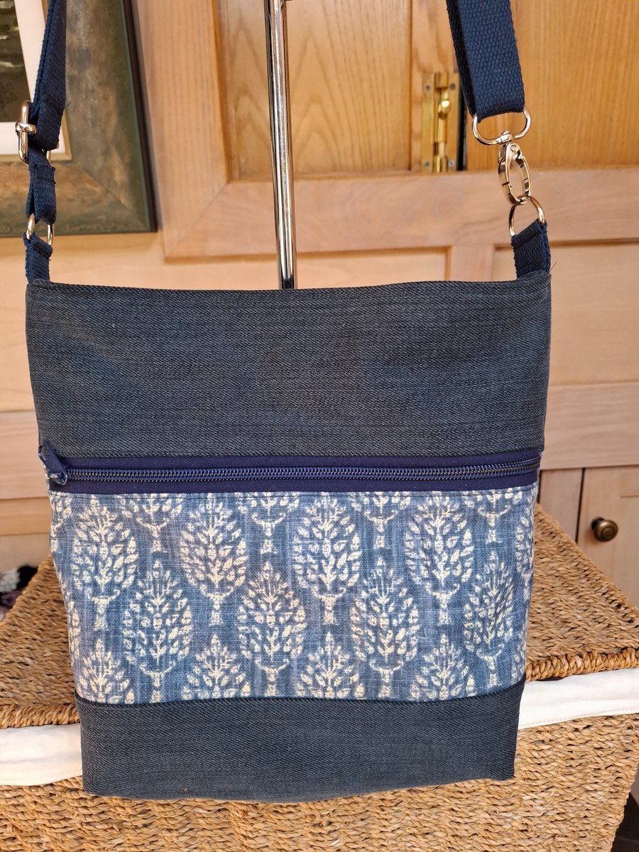 Denim leaf print bag
