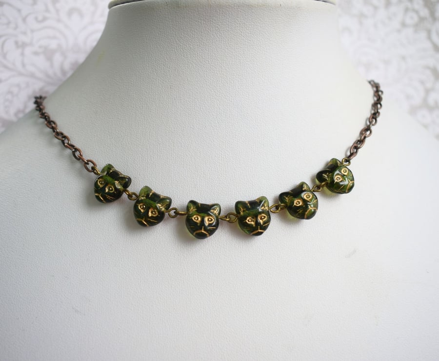 Deep Green Cat Bead Necklace
