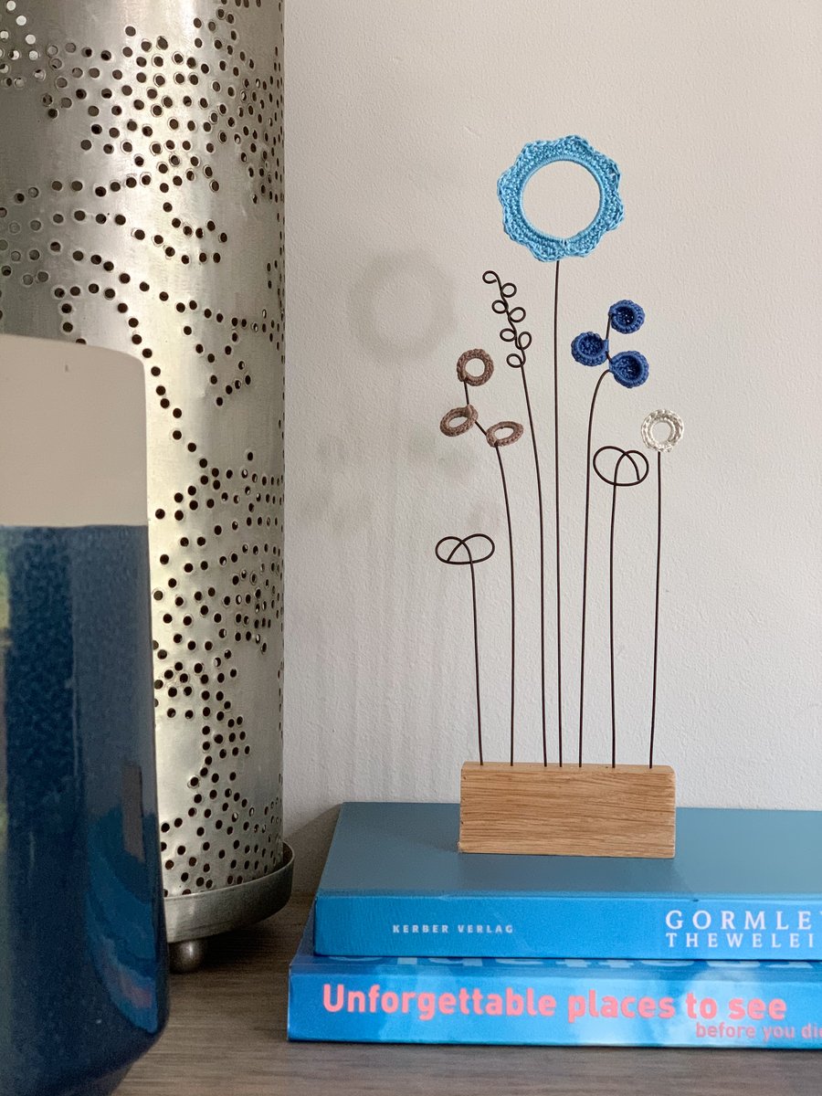 Letterbox Wire Crochet Flowers - Blue hues