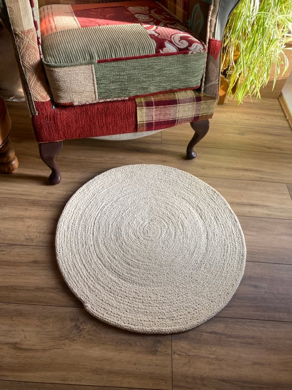 Round Cheviot wool rug