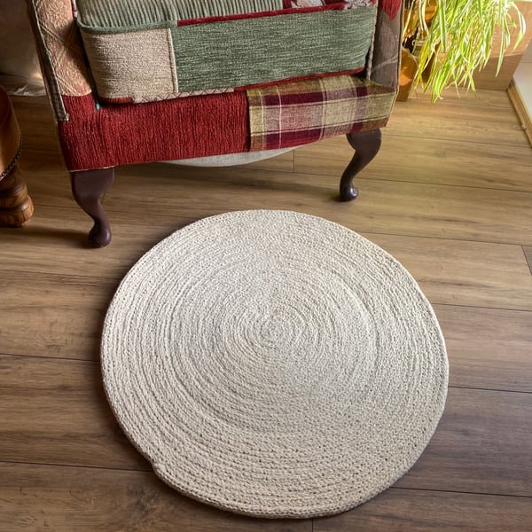 Round Cheviot wool rug
