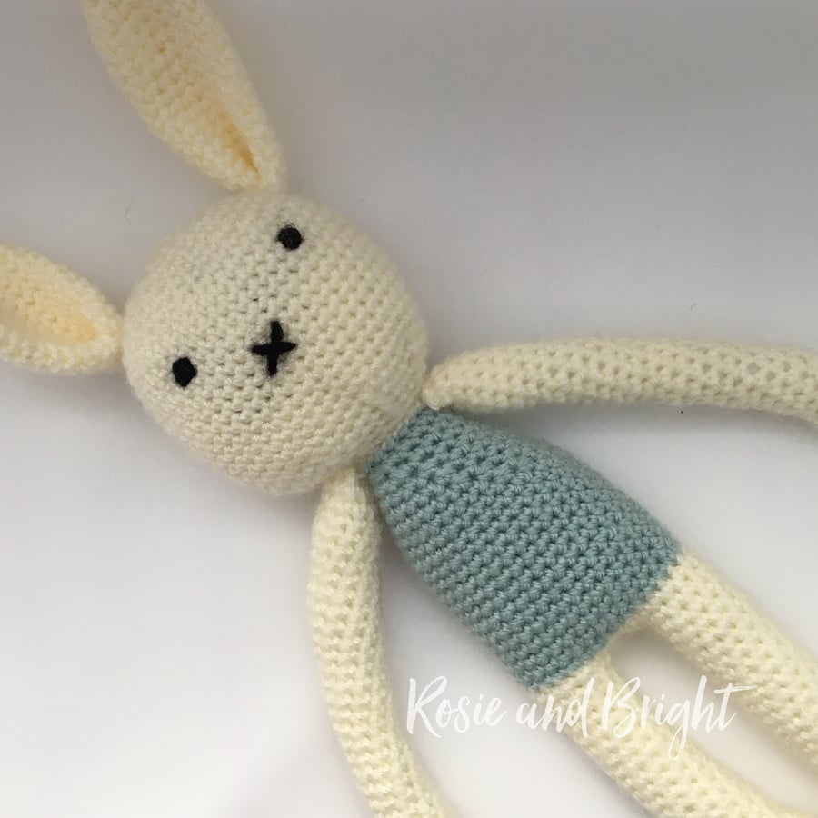 Crochet Bunny: new baby gift