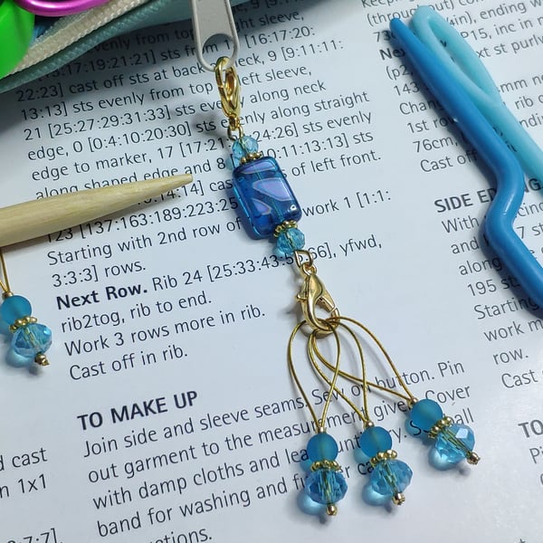 Stitch markers, set of 5 glass stitch markers with handy holder