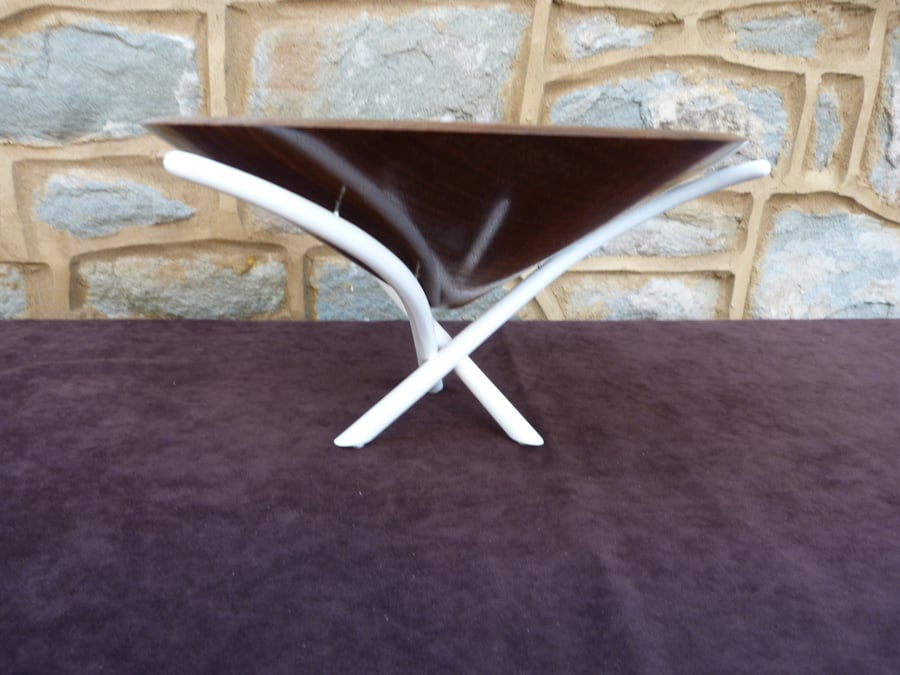 English WalnutTripod Bowl