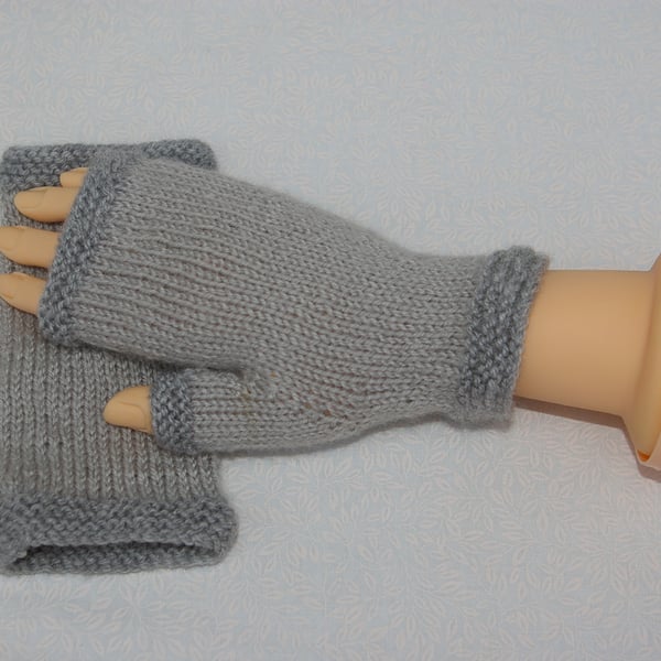 Ladies Fingerless Gloves in two tone grey