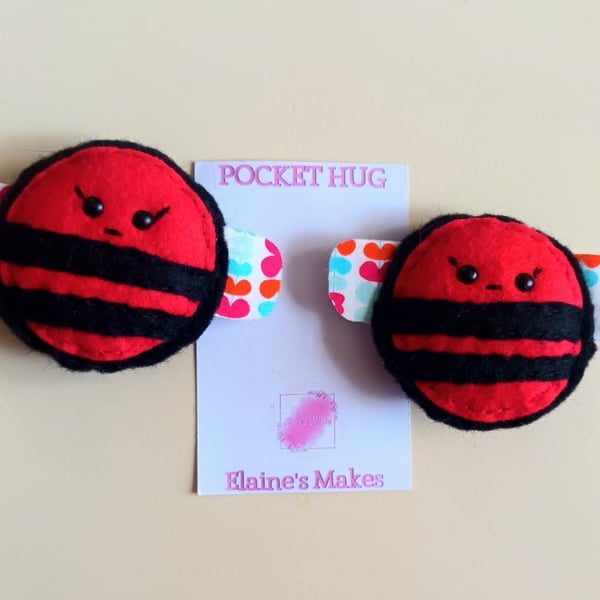 'Bumble bee' pocket hug and pocket hug card gift set,letterbox gift (red)