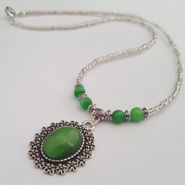 Green glass and Tibetan silver pendant necklace - 1002542
