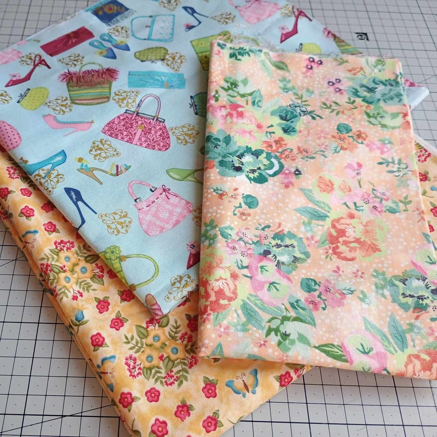 Quilting fabric Fat Quarters - Handbags and Floral Posies