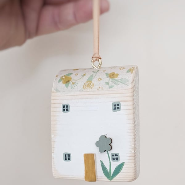 Little Spring House Hanging Decoration