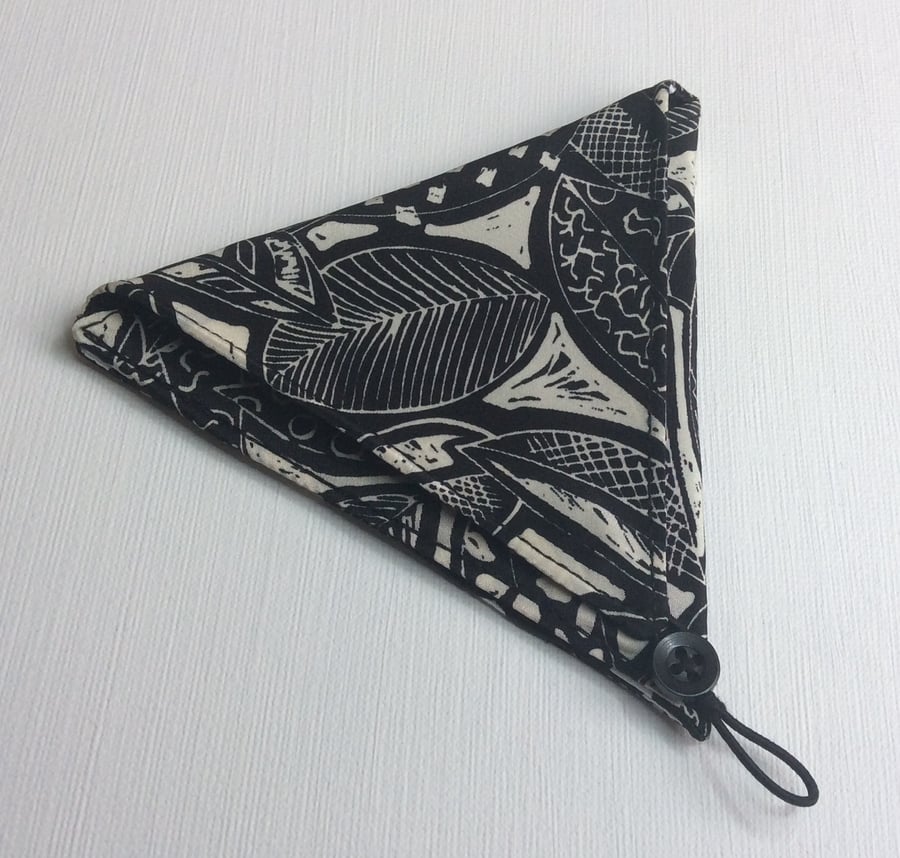  Small Triangular Coin Purse, pouch