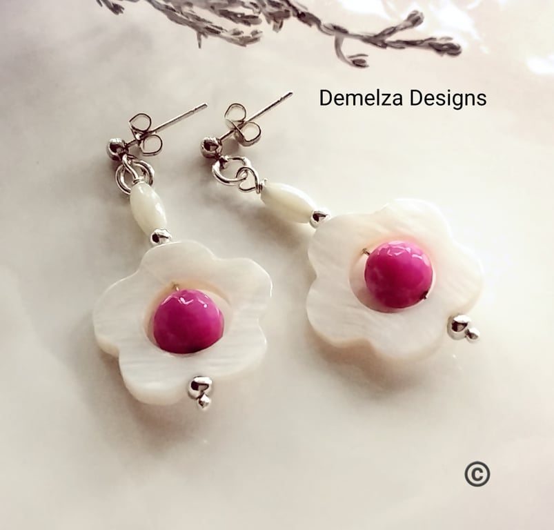 Mother of Pearl & Agate Stud Earrings