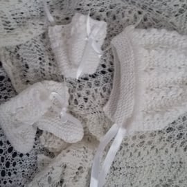 HAND KNITTED BONNET, MITTENS AND BOOTEES