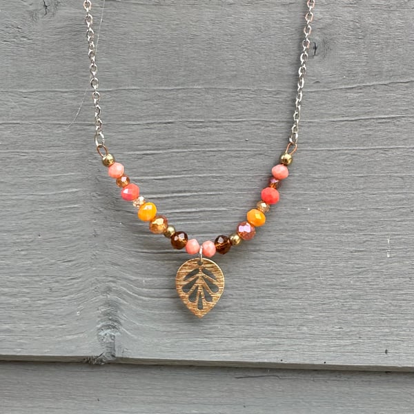 Autumn themes beaded design necklace with leaf charm