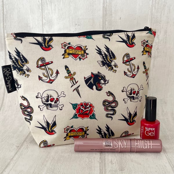 Makeup bags tatoos