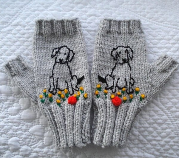  Grey Fingerless Gloves Hand Knitted With Embroidered Puppy Dog (J1)