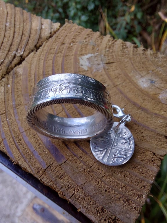1915 sterling silver King George V Half Crown coin ring 