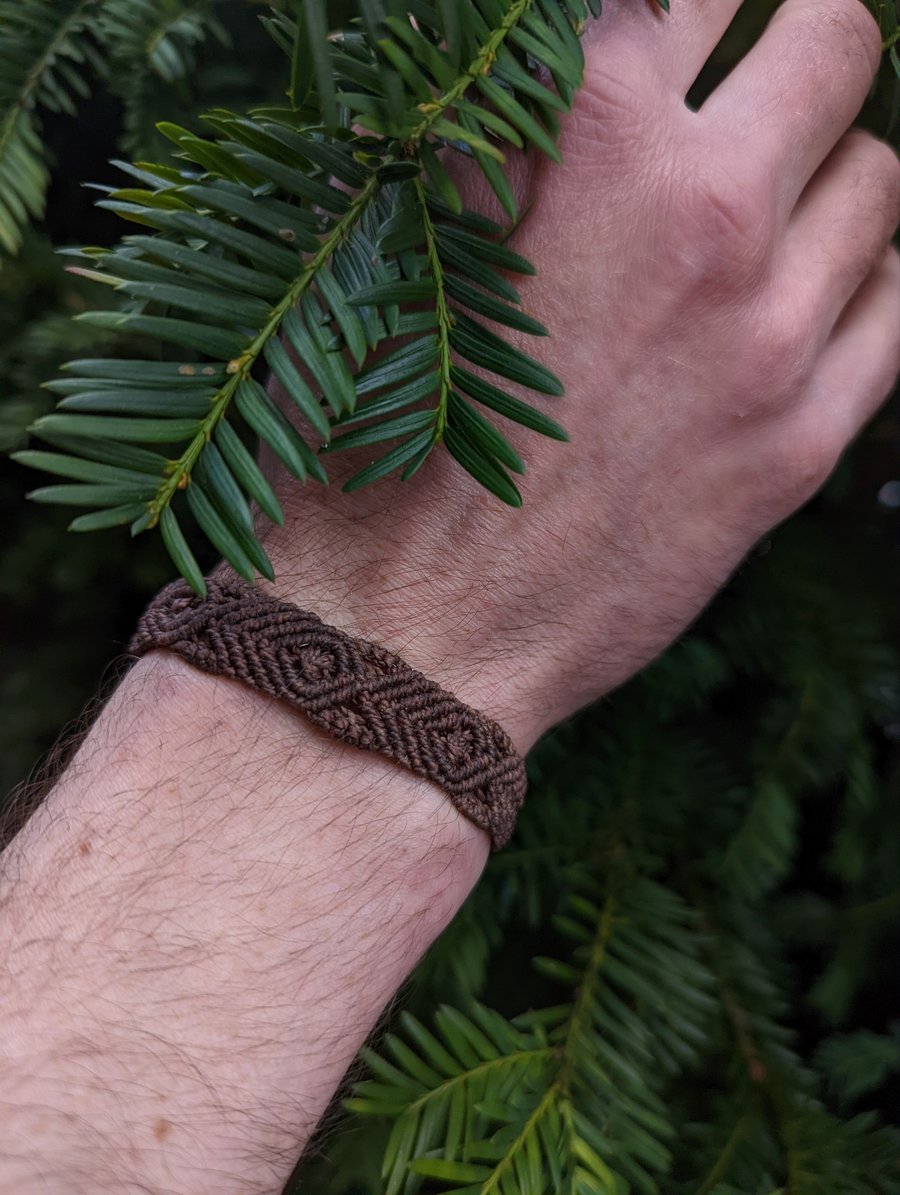 Macrame men's adjustable bracelet in brown boho