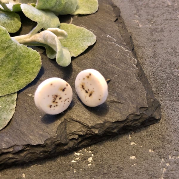 Ceramic button earrings - white speckle