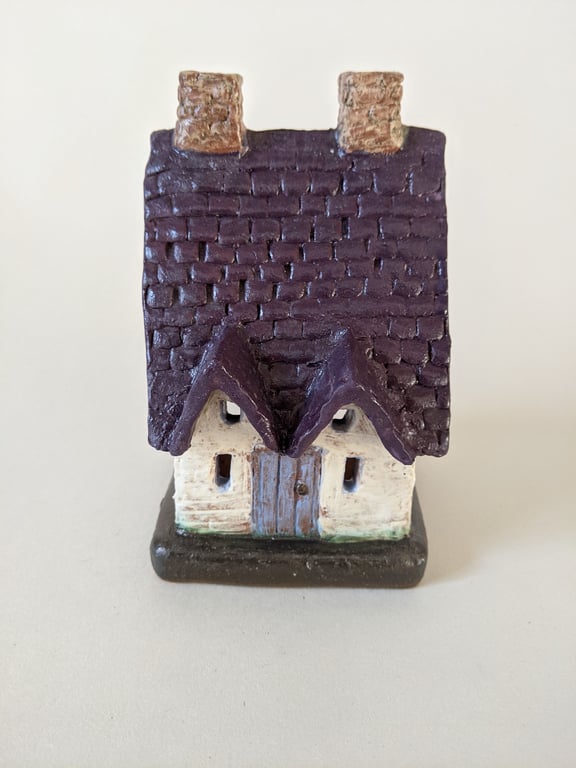  Cottage tealight holder