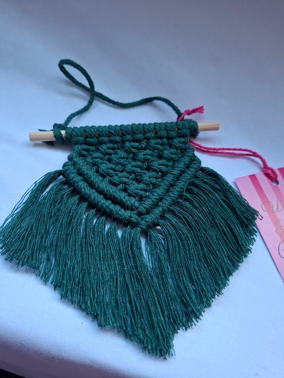 Macrame mini wall hanging