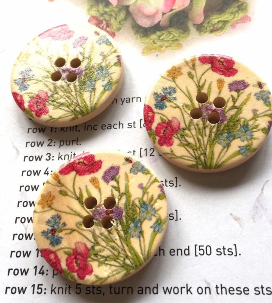 Summer meadow wooden buttons x6