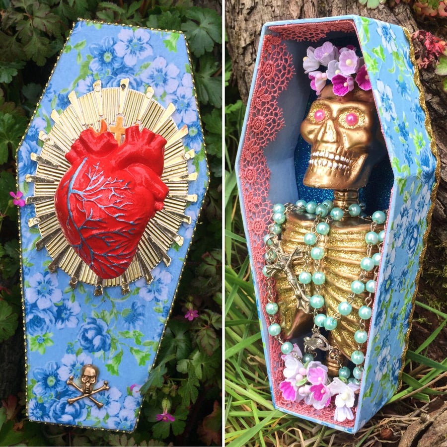 Floral Kitsch Day Of The Dead Sacred Human Heart Altar Coffin 
