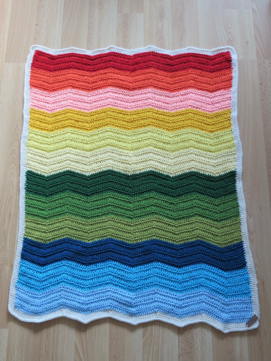 Crochet Chevron-Rainbow Tonal Blanket