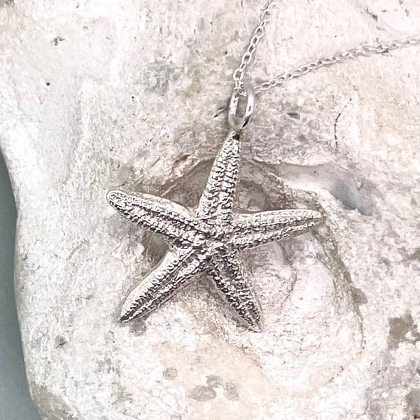  Silver starfish pendant 