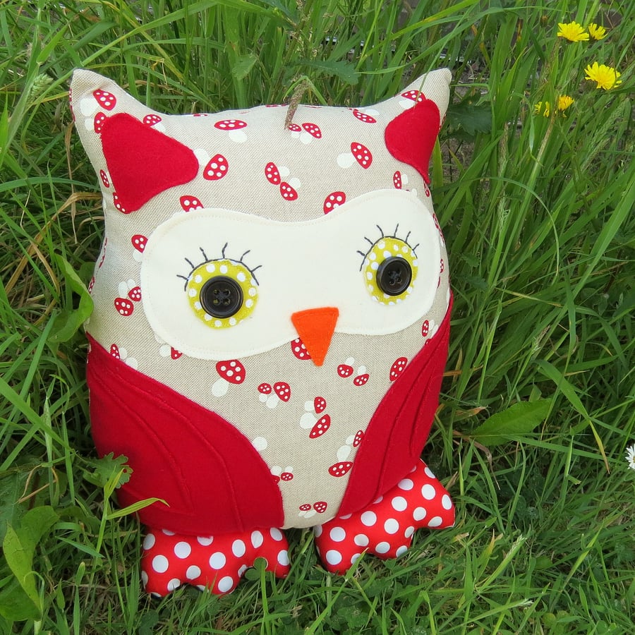 Sale!!!  Poppy, a 35cm tall whimsical owl cushion.