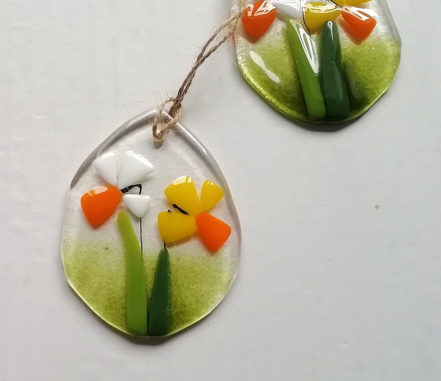 Fused Glass Daffodil Suncatcher: Easter Egg Decoration