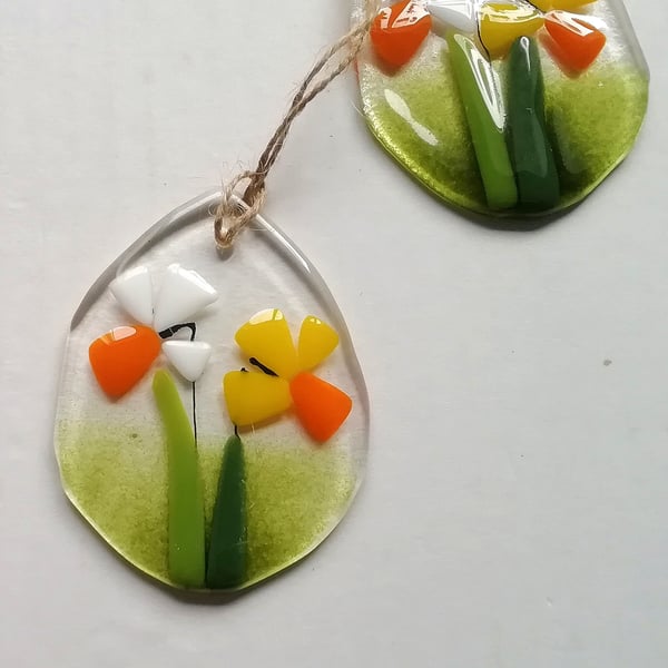 Fused Glass Daffodil Suncatcher: Easter Egg Decoration