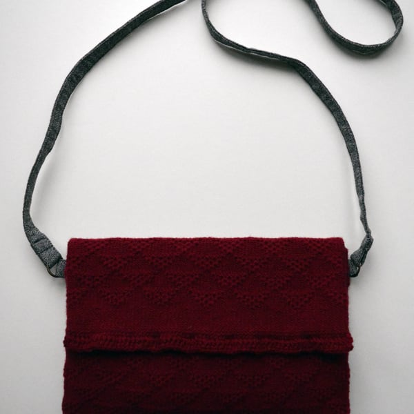 Knitted envelope bag