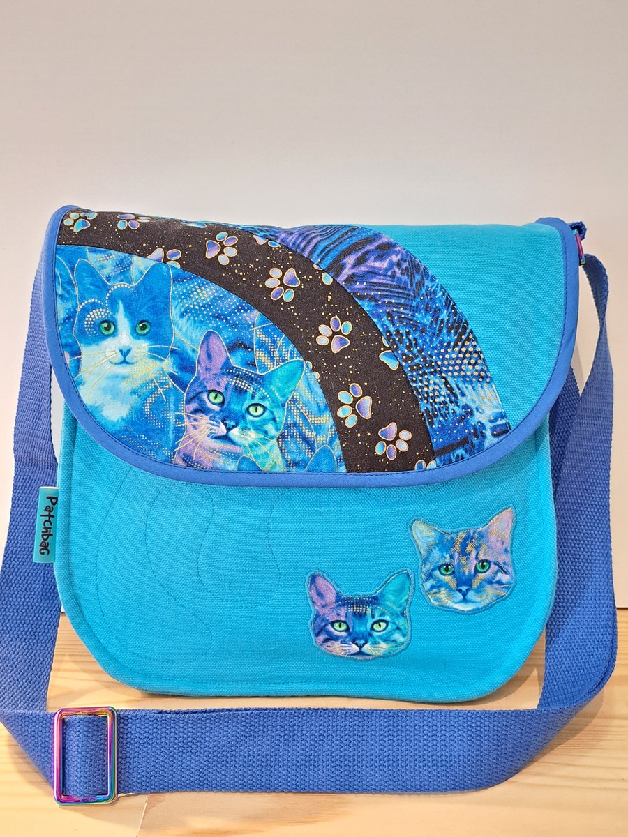 Handbag,Cats on sky blue 