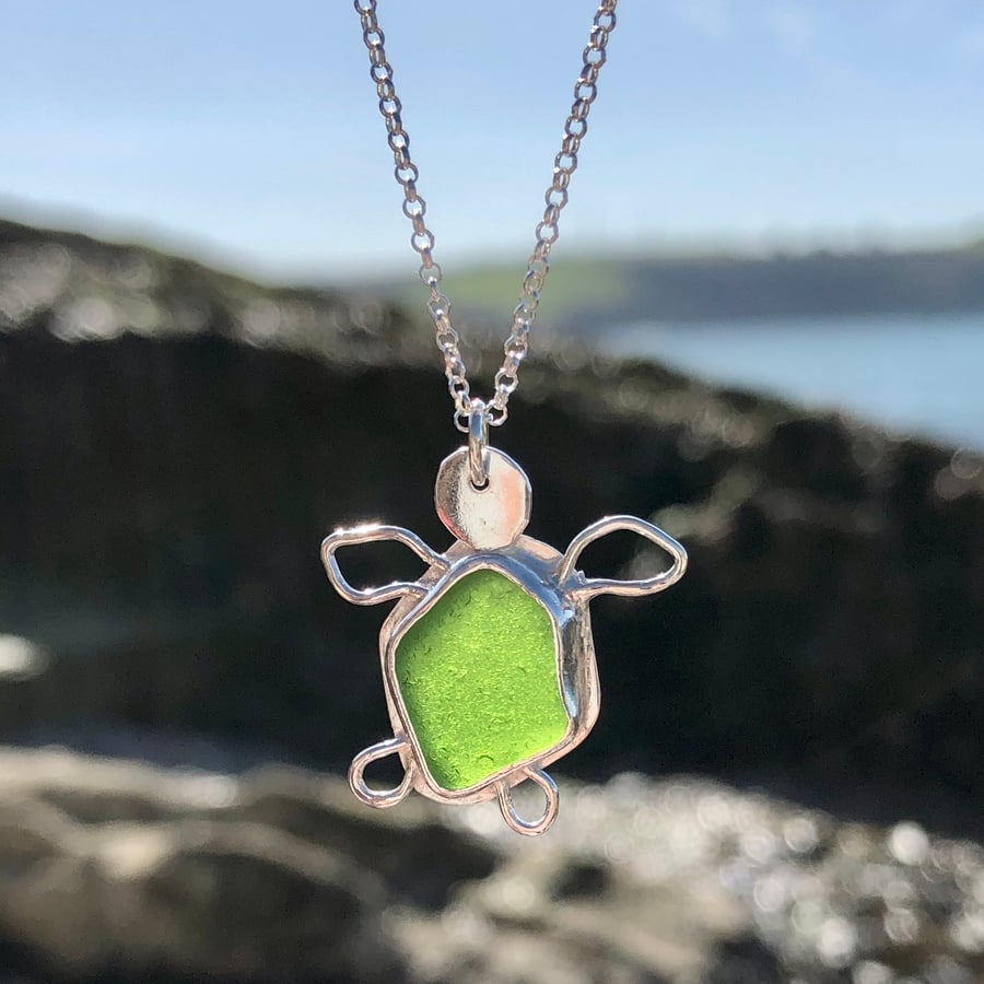 Emerald Green Sea Glass and Sterling Silver Turtle Pendant Necklace 1021