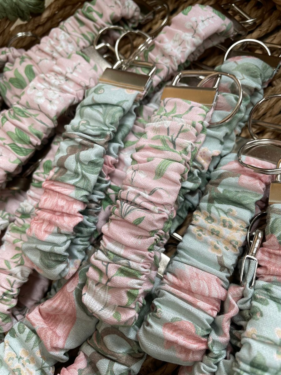 Floral Wrist keychains 