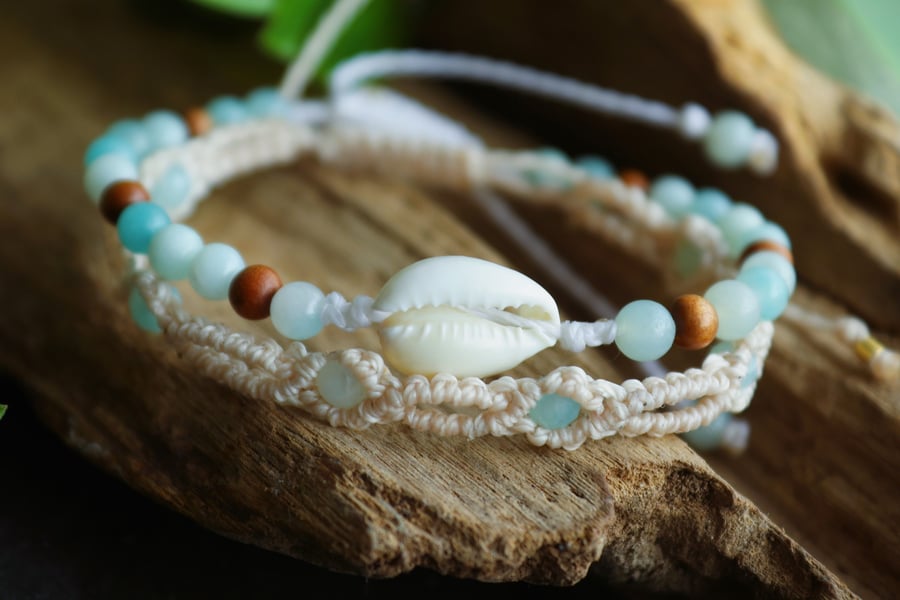set of two boho summer bracelets with amazonite, sandal wood and shell 
