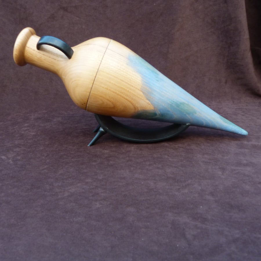 THE AMPHORA  CONTAINER