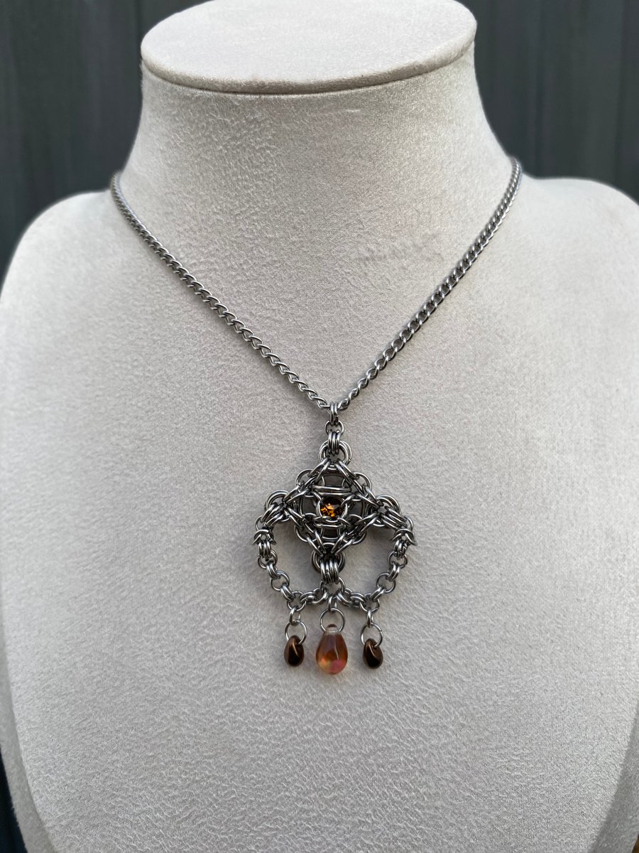 Lorellie- ChainMail Pendant Choker Necklace 