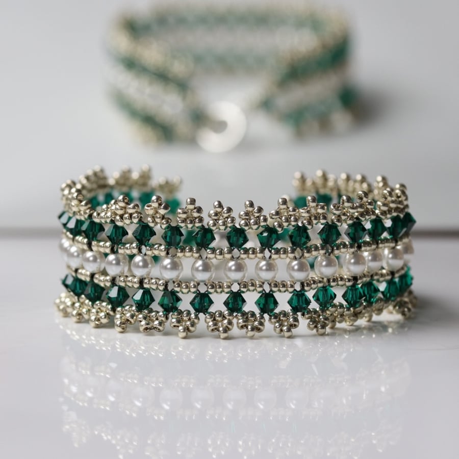 Elizabethan Bracelet in Green, Pearl and Silver