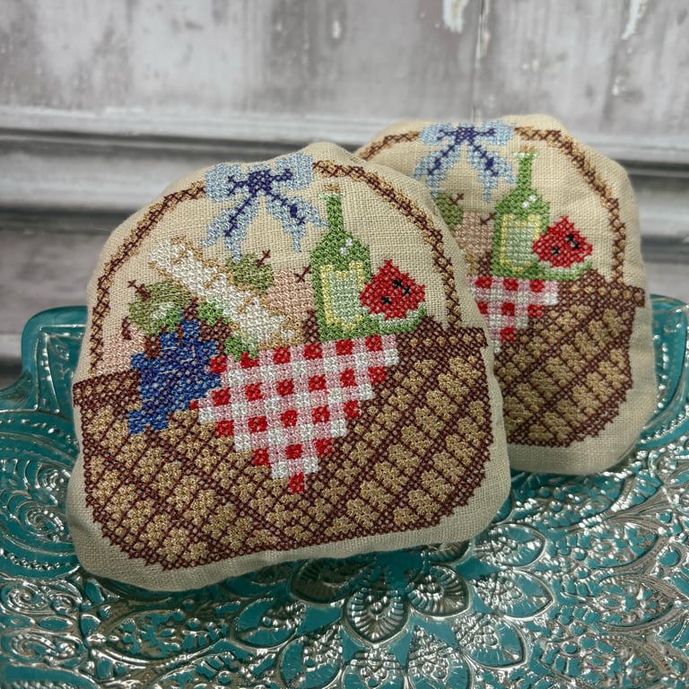 Picnic Bowl Filler by Carolee Crafts SY 0006