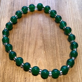 Green chalcedony elasticated bracelet