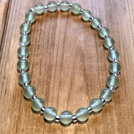 Grape chalcedony elasticated bracelet