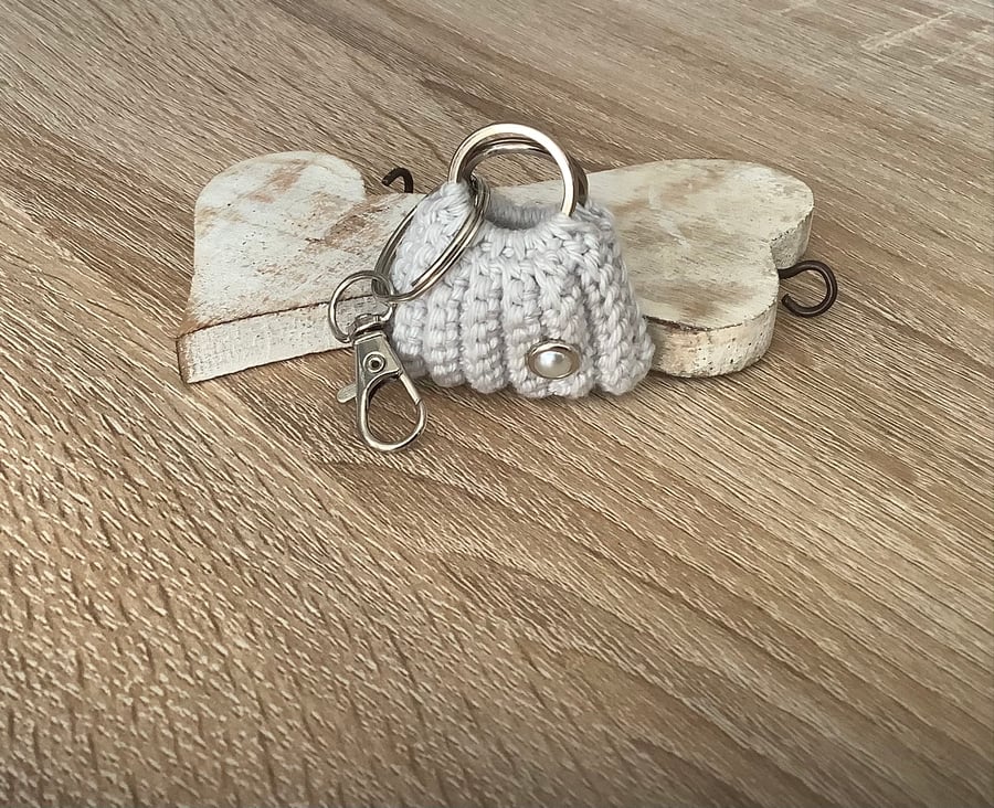 Small bag key, ear buds, coins holder