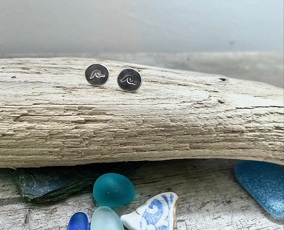 Sterling silver studs earrings, wave earrings, sea lovers studs