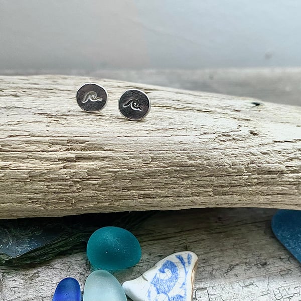 Sterling silver studs earrings, wave earrings, sea lovers studs