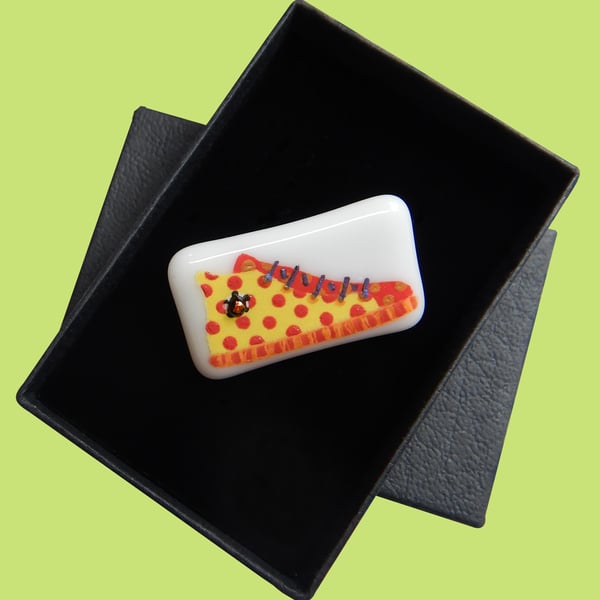 HANDMADE FUSED DICHROIC GLASS 'YELLOW HIGHTOPS' BROOCH.
